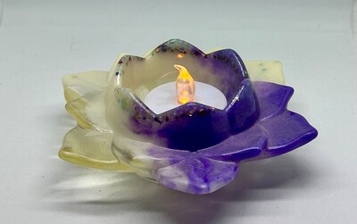 Flower-shaped candle holder resin - image1